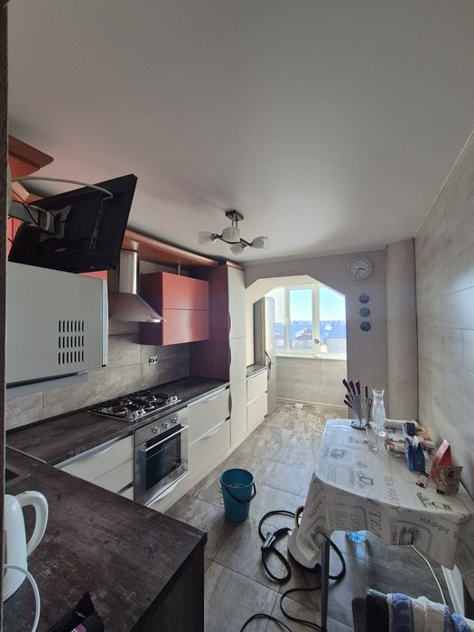 Продам 3 ком.индивидуальной планировки