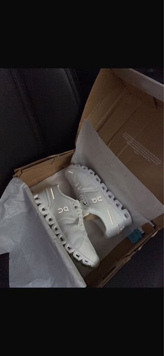 Кроссовки On, белые, новые, оригинал