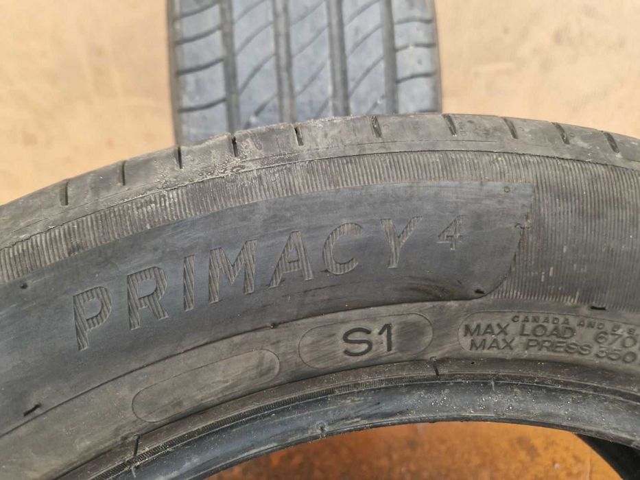 2 Michelin R17 215/55 Летни гуми  DOT0421