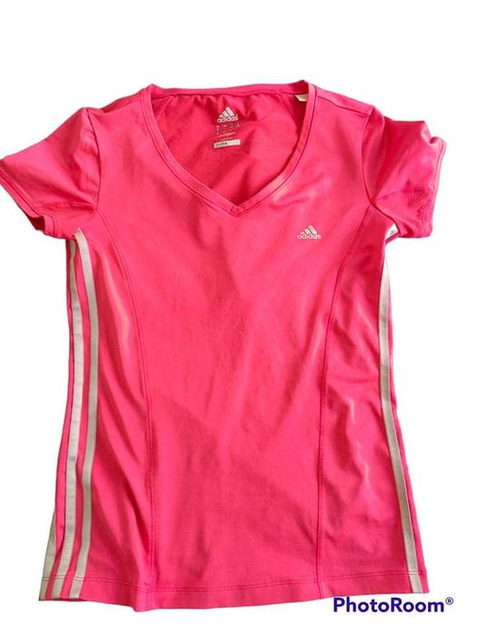 Спортна тениска Адидас. Без забележки.