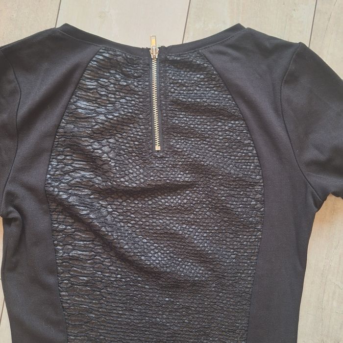 Рокля Guess XS и рокля на НМ