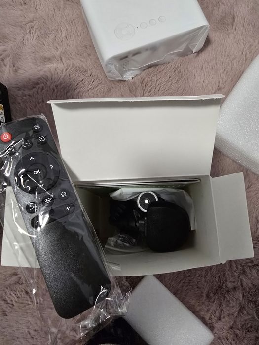 Video projector nou in cutie