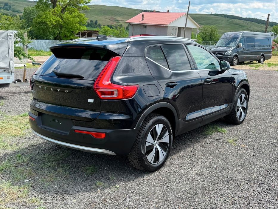 VOLVO XC40 2023 — imagine 2