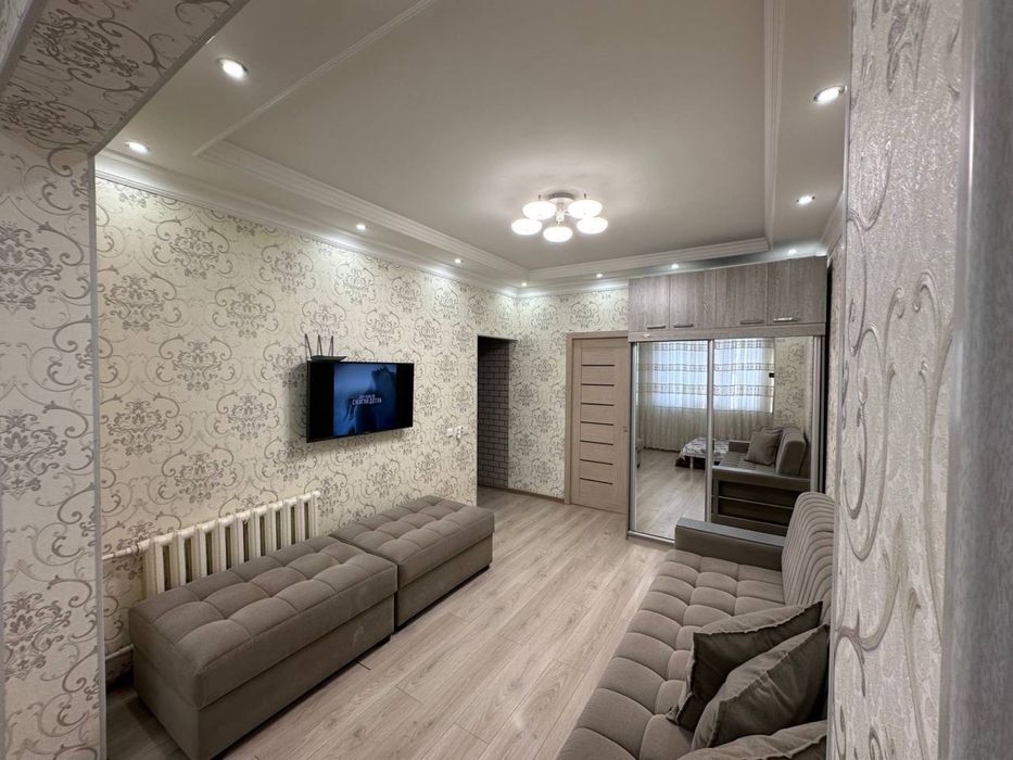 Чиланзар 3. Срочно. Продаю. 2 х комнатная ЕВРО РЕМОНТ