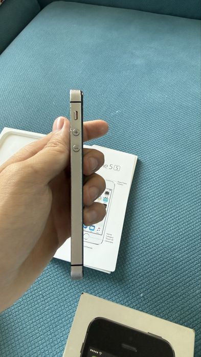 Продается iphone 5s в идеальном состоянии
