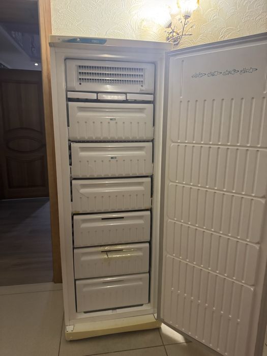 Продам морозильник