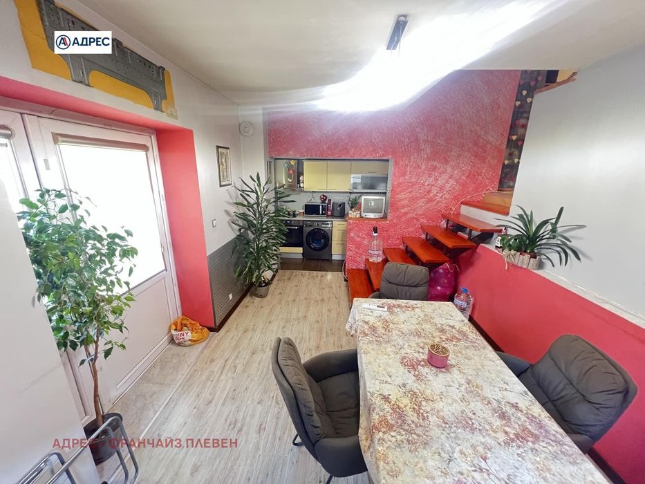 Продава се Етаж от къща в Плевен, Широк център - 115 кв.м за 1374 €/кв.м - Снимка #2