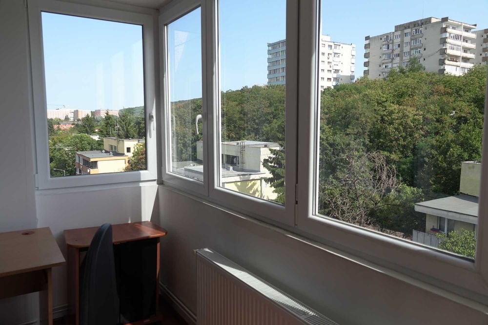 Vând apartament 2 camere str.22 Decembrie în Tg.Mureș