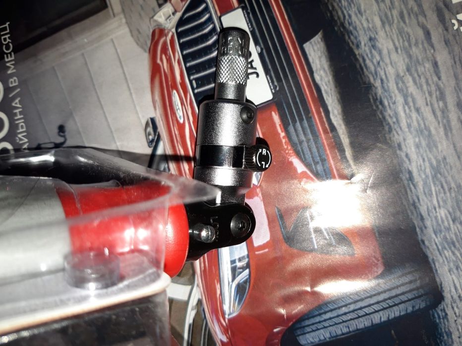 Отвёртка с битами.