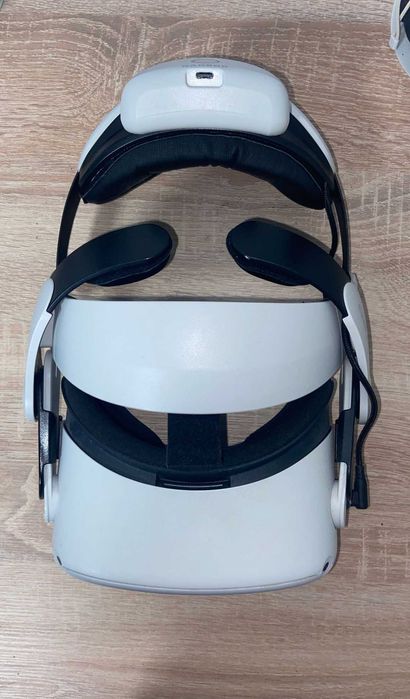Oculus Quest 2 + Head strap + baterie externa + statie de incarcare