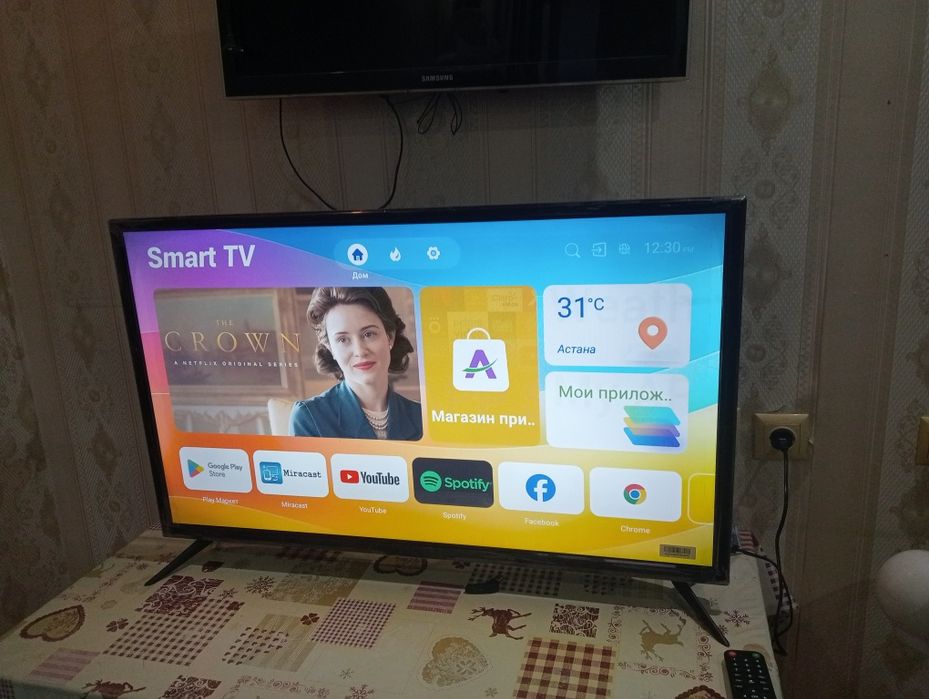 Продам смарт телевизор новый