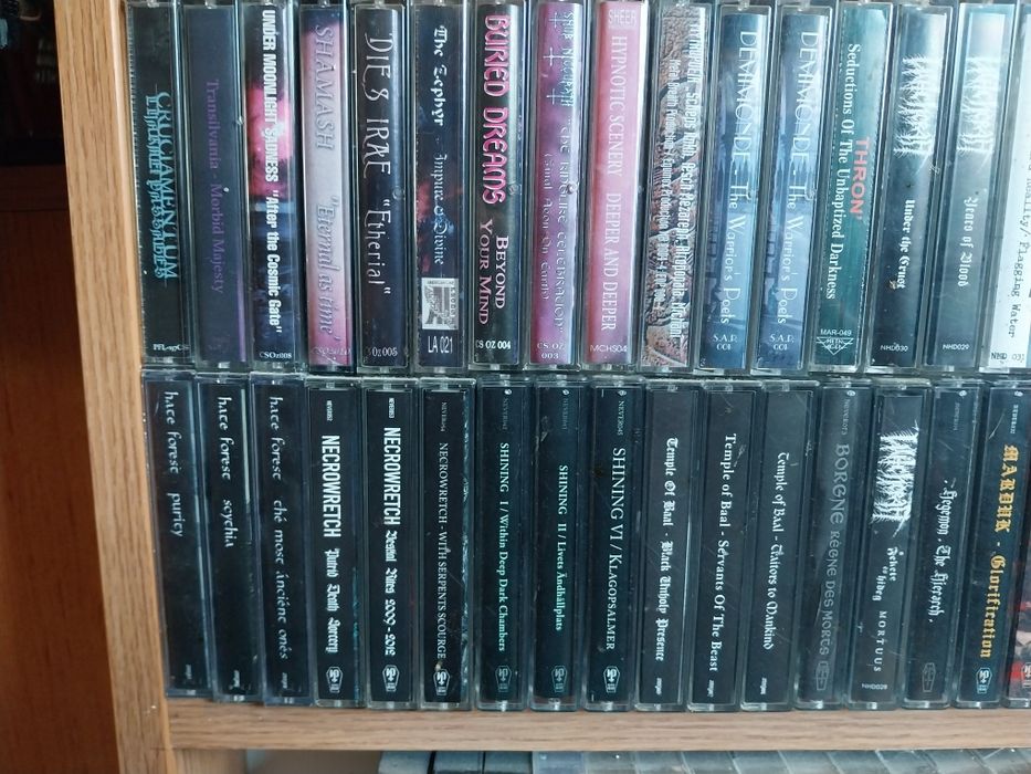 De vânzare casete death, black, heavy, doom metal, hard rock multe bucăți