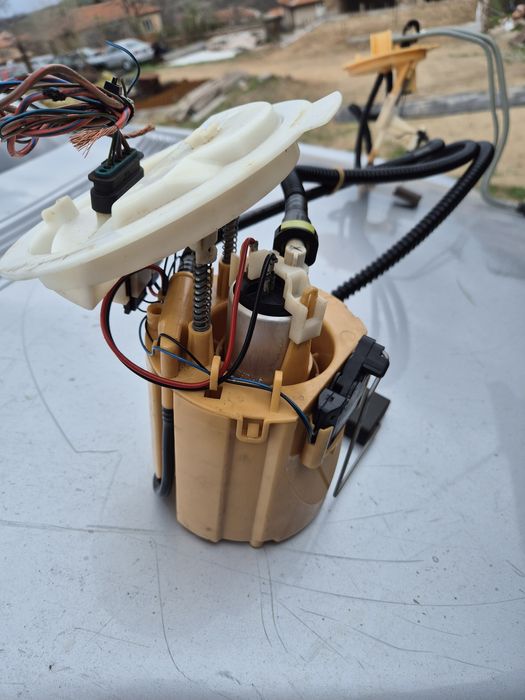 Подкачваща помпа, сонда резервоар ,нивомери ,мерцедес w212 350 CDI 201