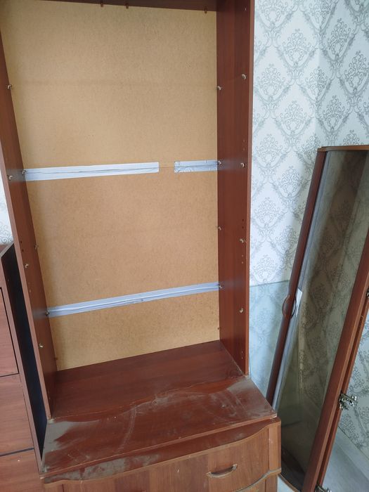 Отдам даром сервант, обувницу и вешалку, самовывоз