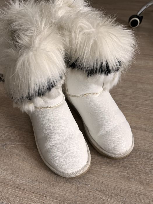 Бели апрески с пух