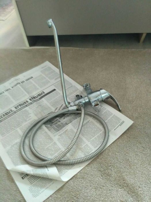 Продаю смеситель для ванны, б/у, в хорошем состоянии