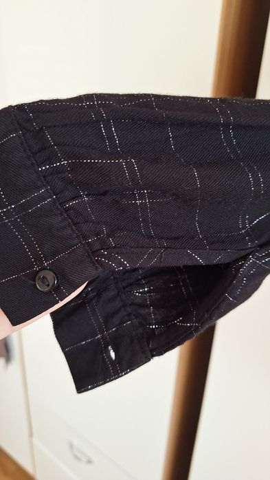 Camașuță neagra cu dungi argintii