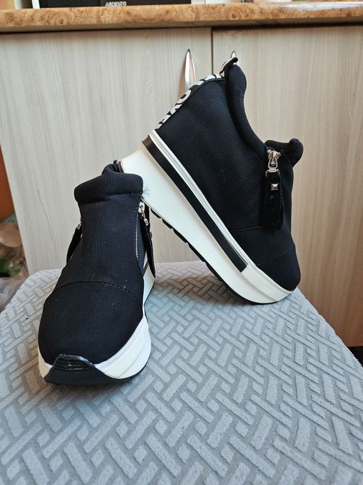 Женская обувь...