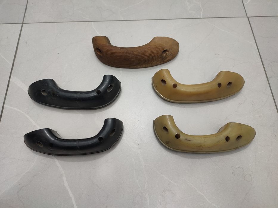 ГАЗ 21 Волга. Внутренние ручки дверей.Оботки  фар. Руль