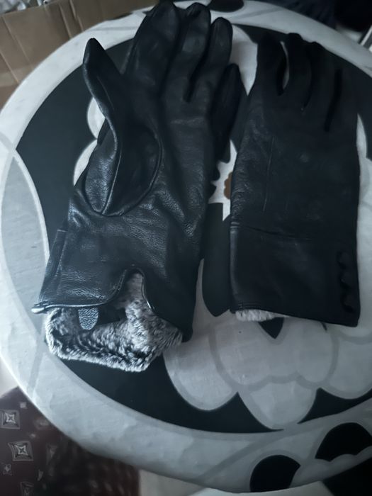 Manusi extrem de frumoase pentru o femeie delicata