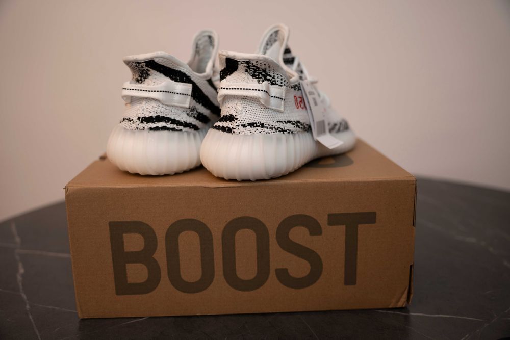 Adidas Yeezy Boost 350 V2 Zebra