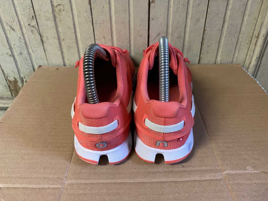 ''On Cloud''оригинални маратонки 37 номер