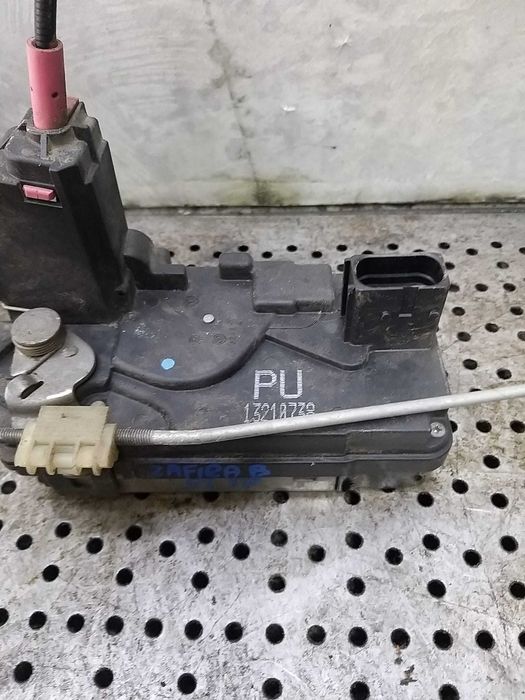 broasca usa stanga spate opel zafira b 13210738