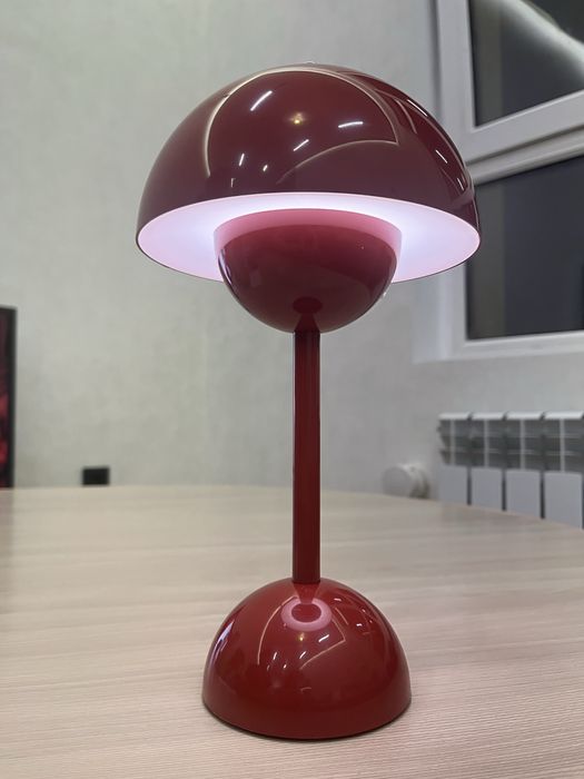 Настольный светильник