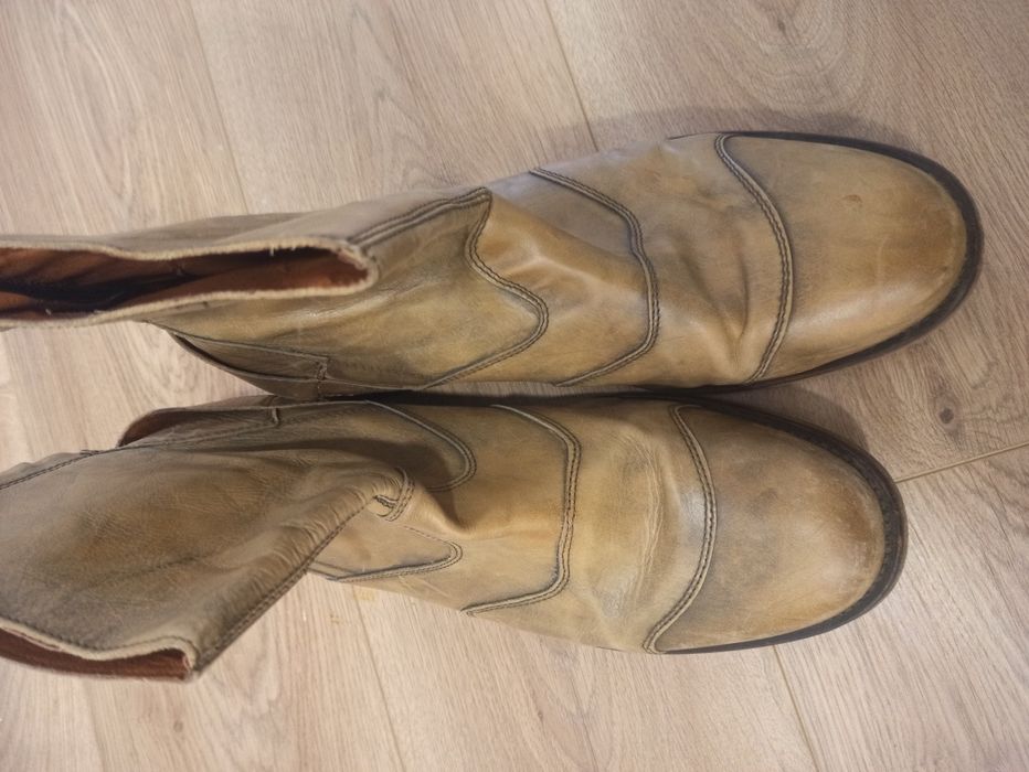 Ghete din piele, purtați foarte puțin!