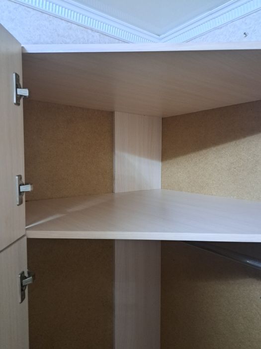 Продам шкаф угловой