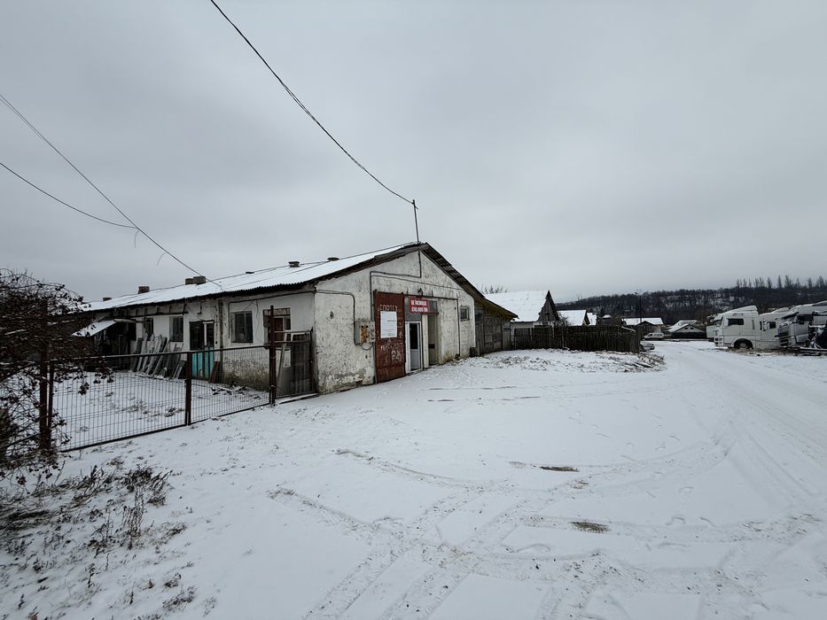 De Închiriat / Închiriez Atelier Tâmplărie PVC / Lemn / Hală 375 MP