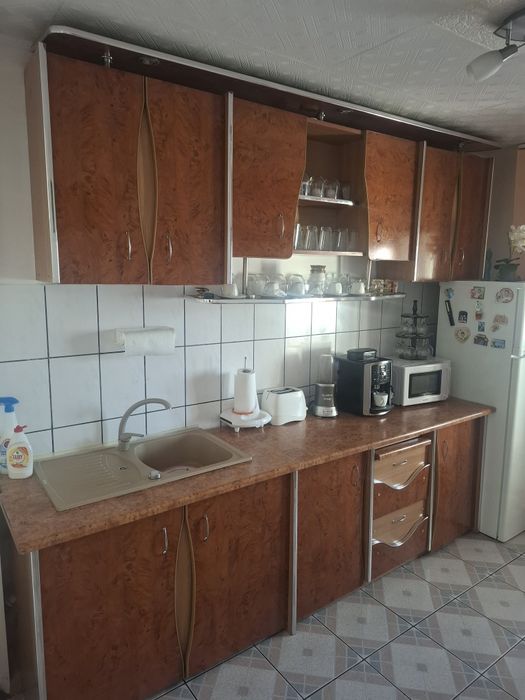 Vind mobila bucătărie +masă  cu 4scaune