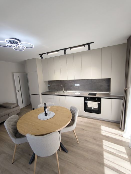 Продавам 3-стаен апартамент 90 кв.м