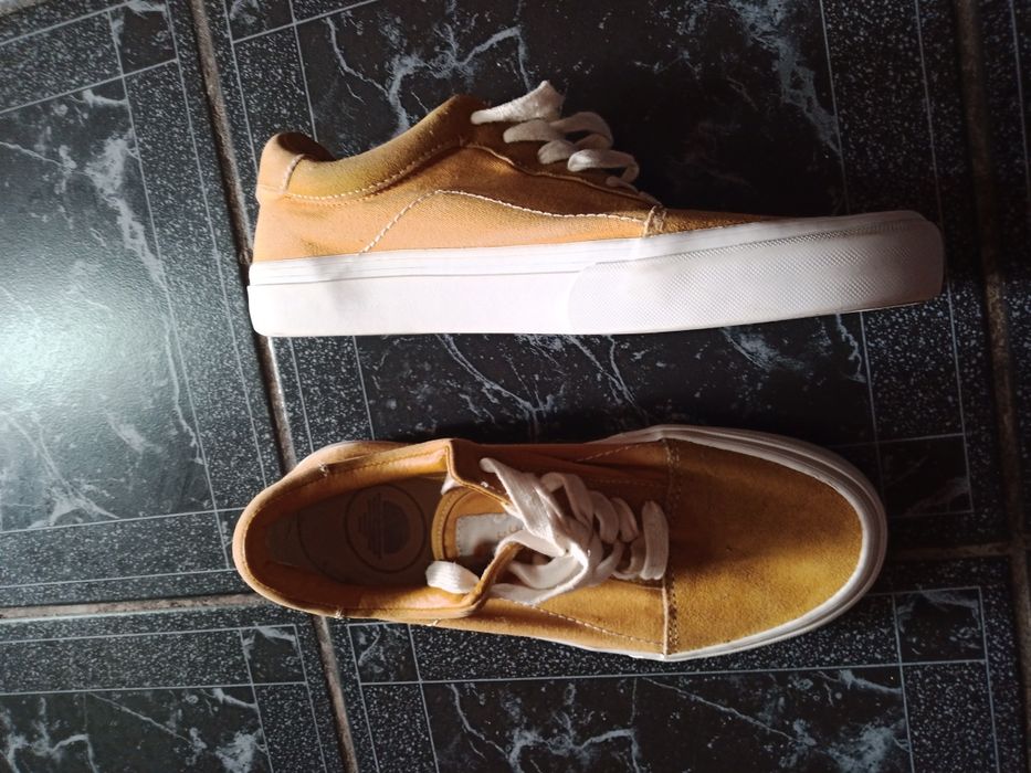 Adidași marca pull&bear Nr 38