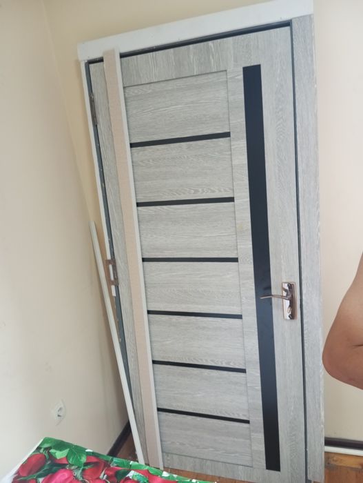 Срочно арзон нархда стул стол сотилади