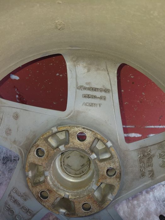 Продам летнюю резину с дисками