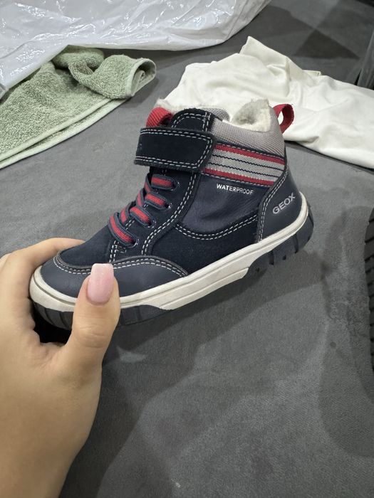 Продам детскую обувь Geox