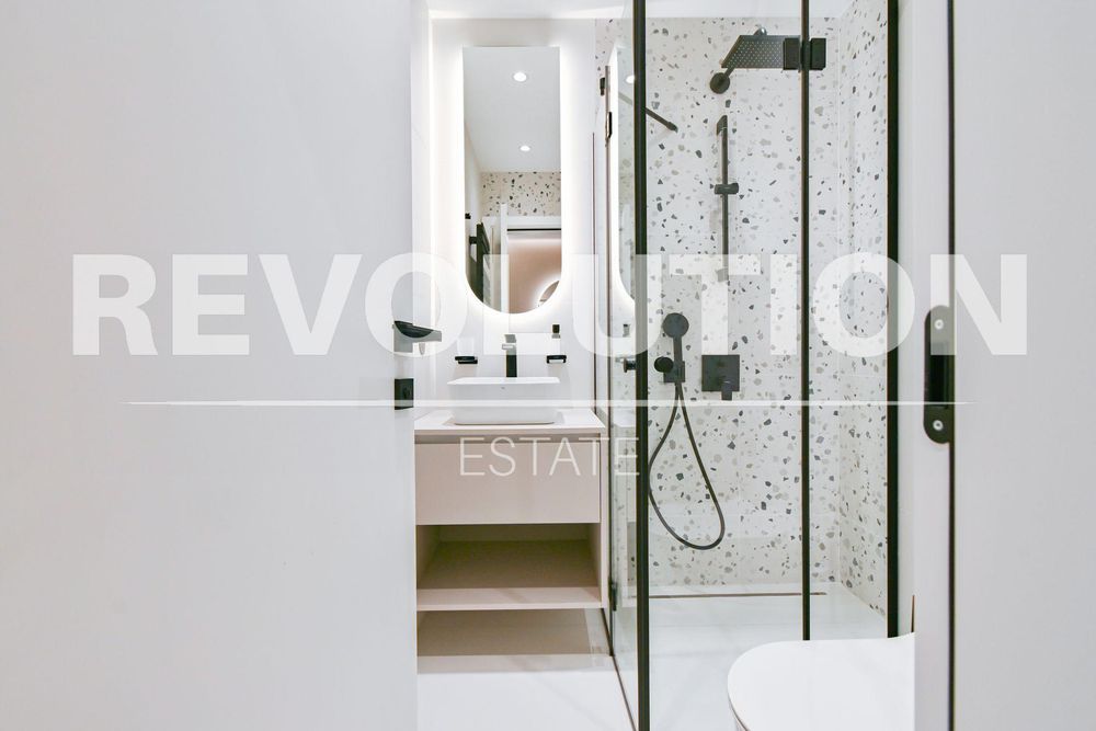 Двустаен апартамент в ж.к. Кръстова Вада