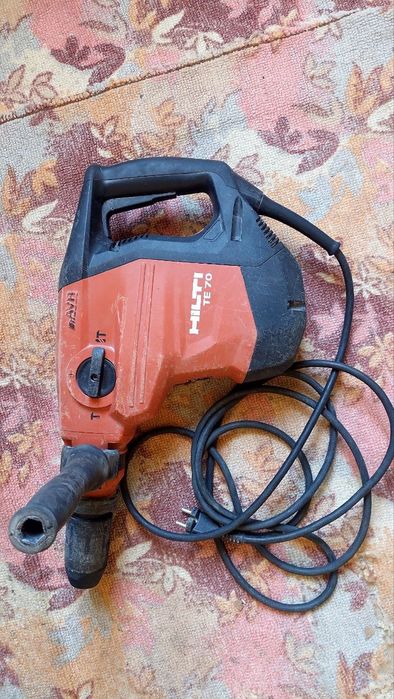 Перфоратор HILTI TE 70