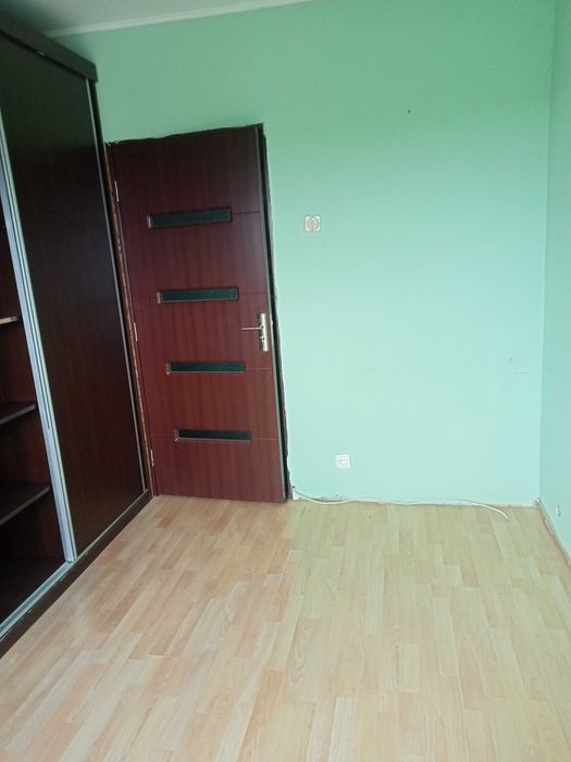Închiriez apartament3 camere Apusului sector6 la etajul 6/10, nemobilat