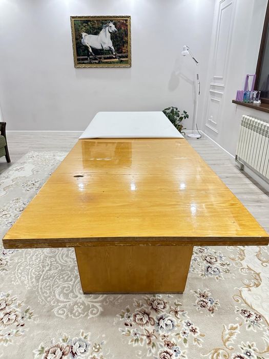 Стол со стульями