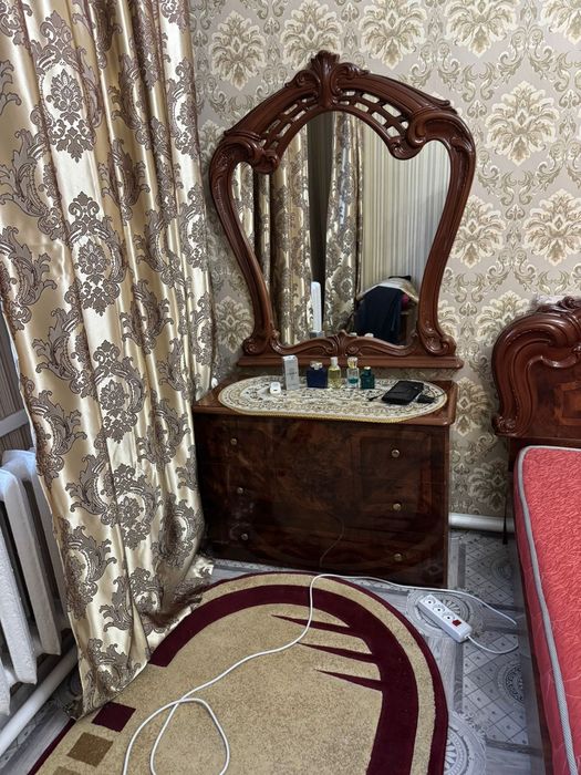 Спальный гарнитур