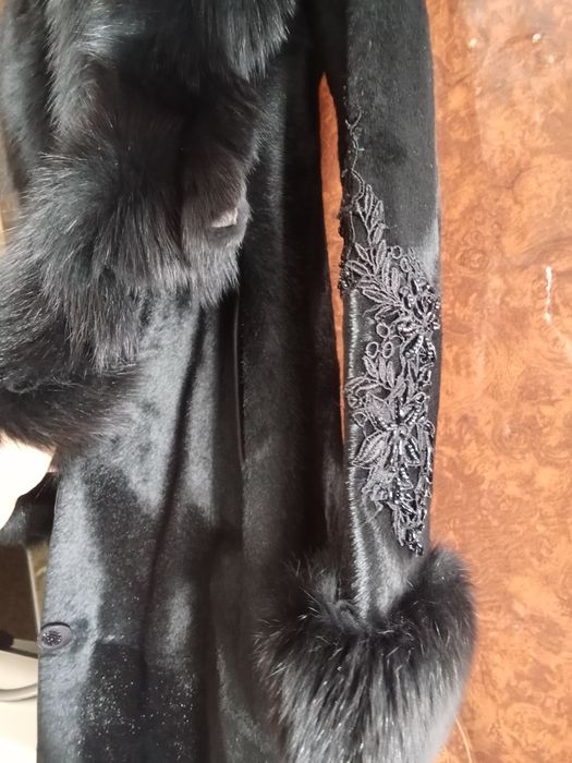 Продам шубу из кенгуру