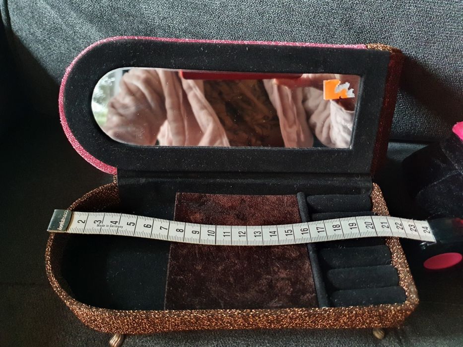 Розова кутия за бижута