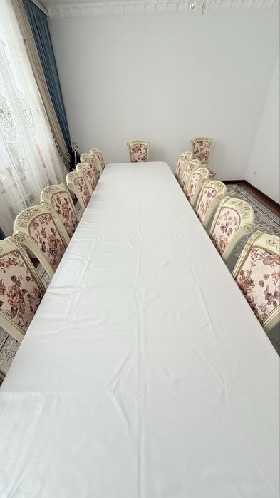 Продам стол в гостиную + стулья