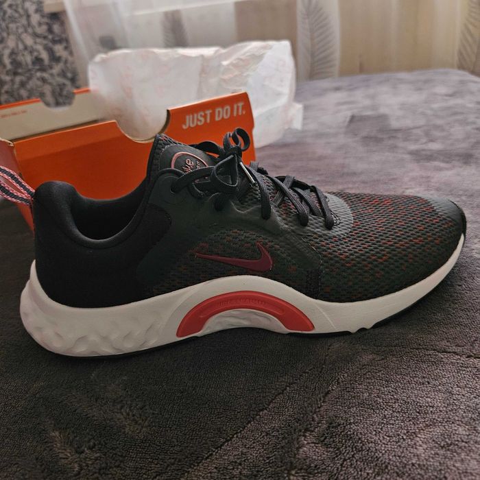 Маратонки NIKE Обувки W RENEW IN-SEASON TR 11