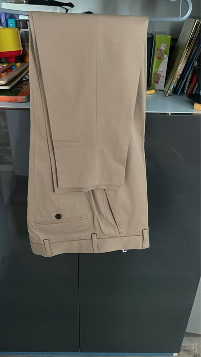 Costum Hugo Boss barbati masura M nou cu eticheta