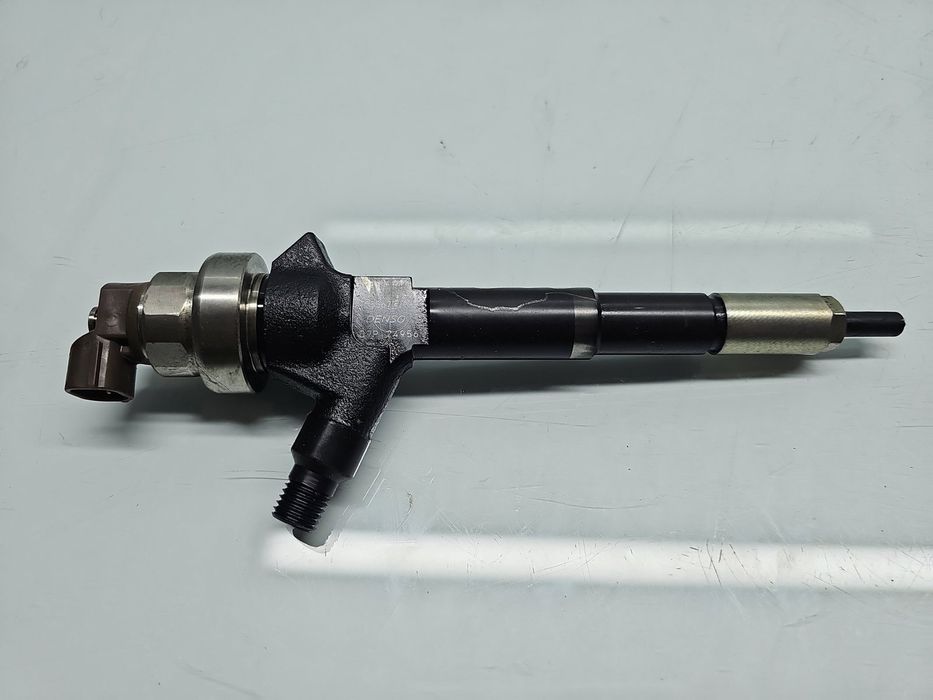 Injector Opel Astra J [Fabr 2009-2015] 55567729 1.7 CDTI A17DTS 96KW /