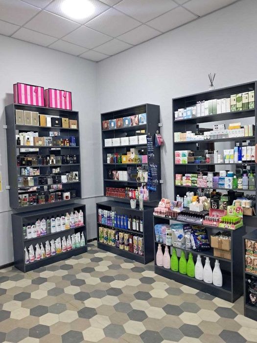 Продаются полки в магазин на стены и на пол