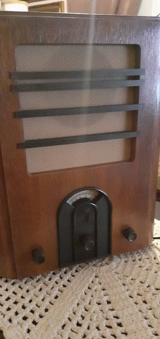 Продавам  ретро радио